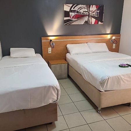 Hotel Victoire, Poitiers Gare Exterior photo