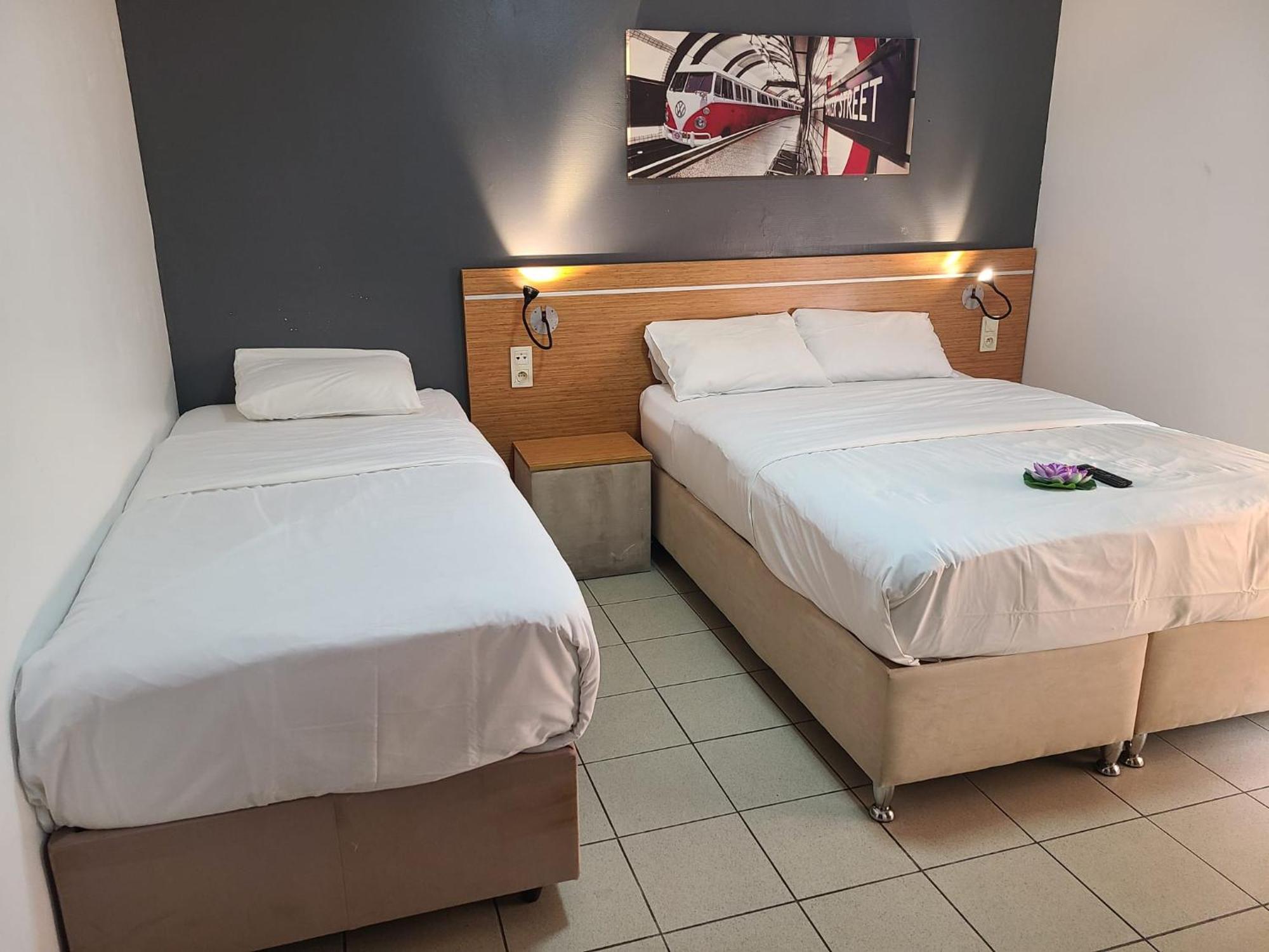 Hotel Victoire, Poitiers Gare Exterior photo